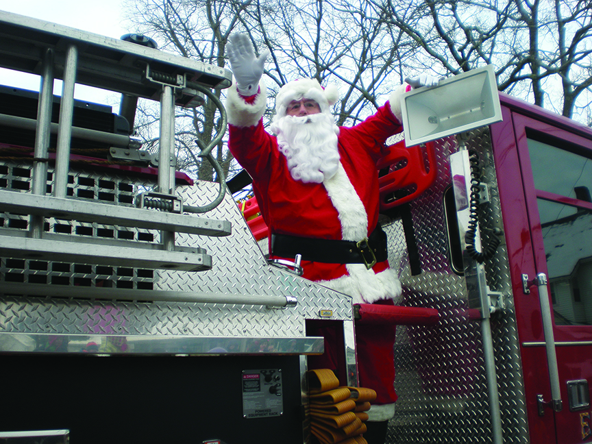 The Holliston Business Association’s Holiday Stroll will take place on November 26th this year. Santa, a good friend of the town, will be coming down Church Street from Washington and stopping at the lot behind Holliston Library to read his favorite story to good little Holliston children at 3 p.m. 