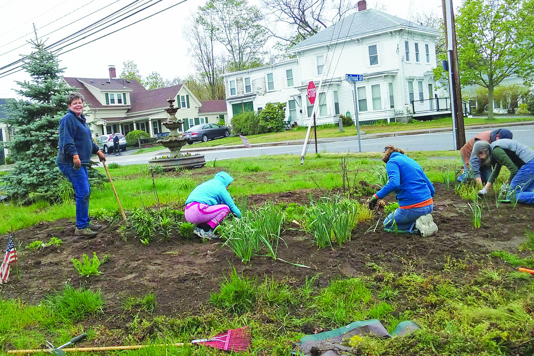 Holliston—come help spruce up your town! Holliston in Bloom is planning an Earth Day Cleanup on April 22. Bring a rake and gloves and come on down to Blair Square by 10 a.m.!