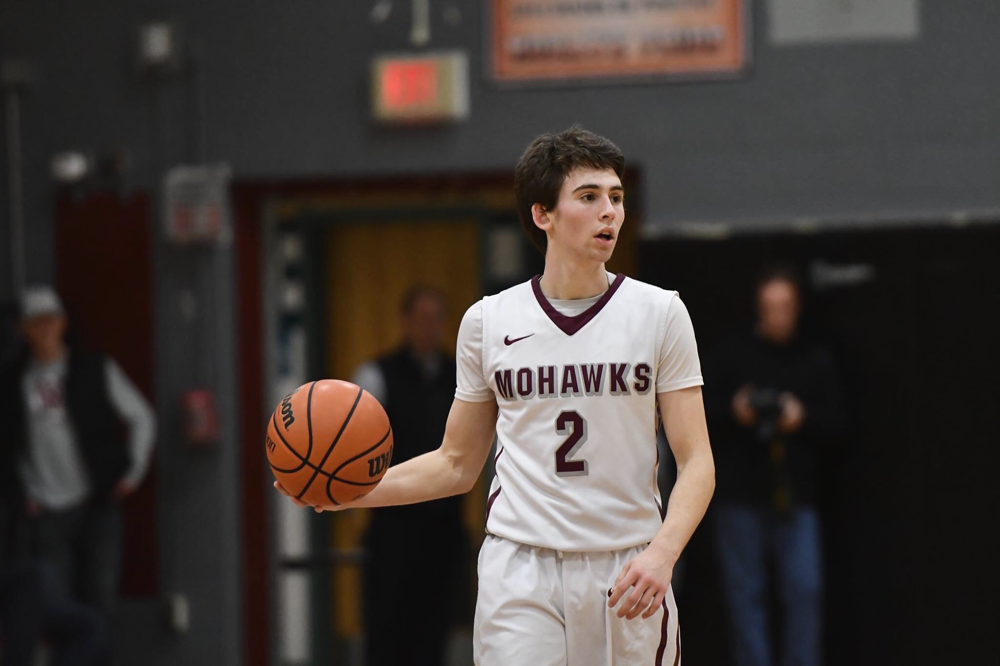 Junior Jonathan LaDuke keeps his focus on improvement, both personally and for his team. Although injury has held the team back this year, the varsity player looks forward to next. Photos by Steve Bassignani