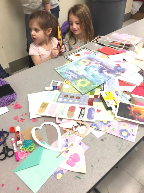 The Ashland Mom’s Club hosts a workshop for kids at the recent mid-winter market. Photos/Florence Seidell